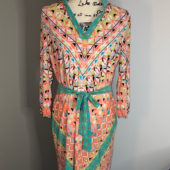 Beige by eci Dresses & Skirts - Spring dress perfect for work in the hot summer